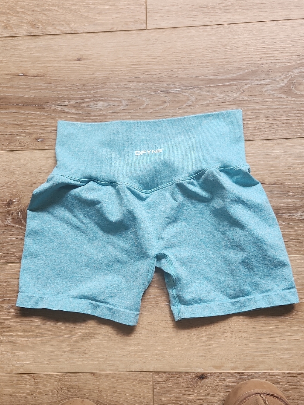 DFYNE  Hannah Pearson Teal Athletic Shorts M 4.5" Length - Picture 2 of 3